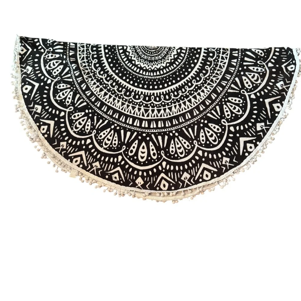 Better Homes And Gardens Black and White Mandala Round Beach Towel